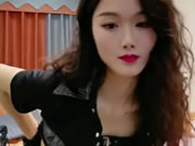 性感正妹沒穿內褲大跳騷舞